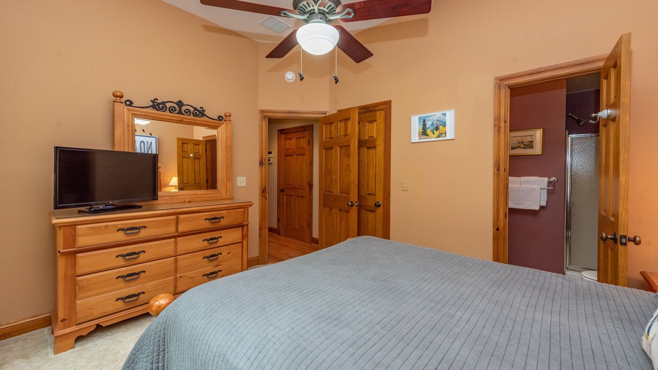 Photo of Bedroom in North Glade Hills