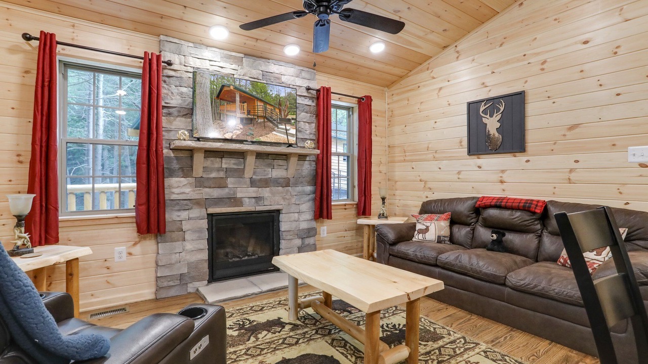 Photo of Livingroom in Big Cove Tannery