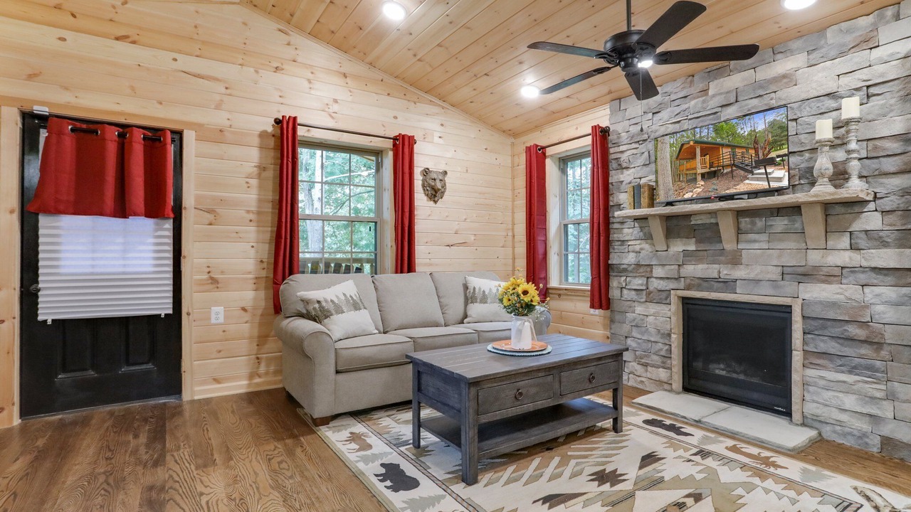 Photo of Livingroom in Big Cove Tannery