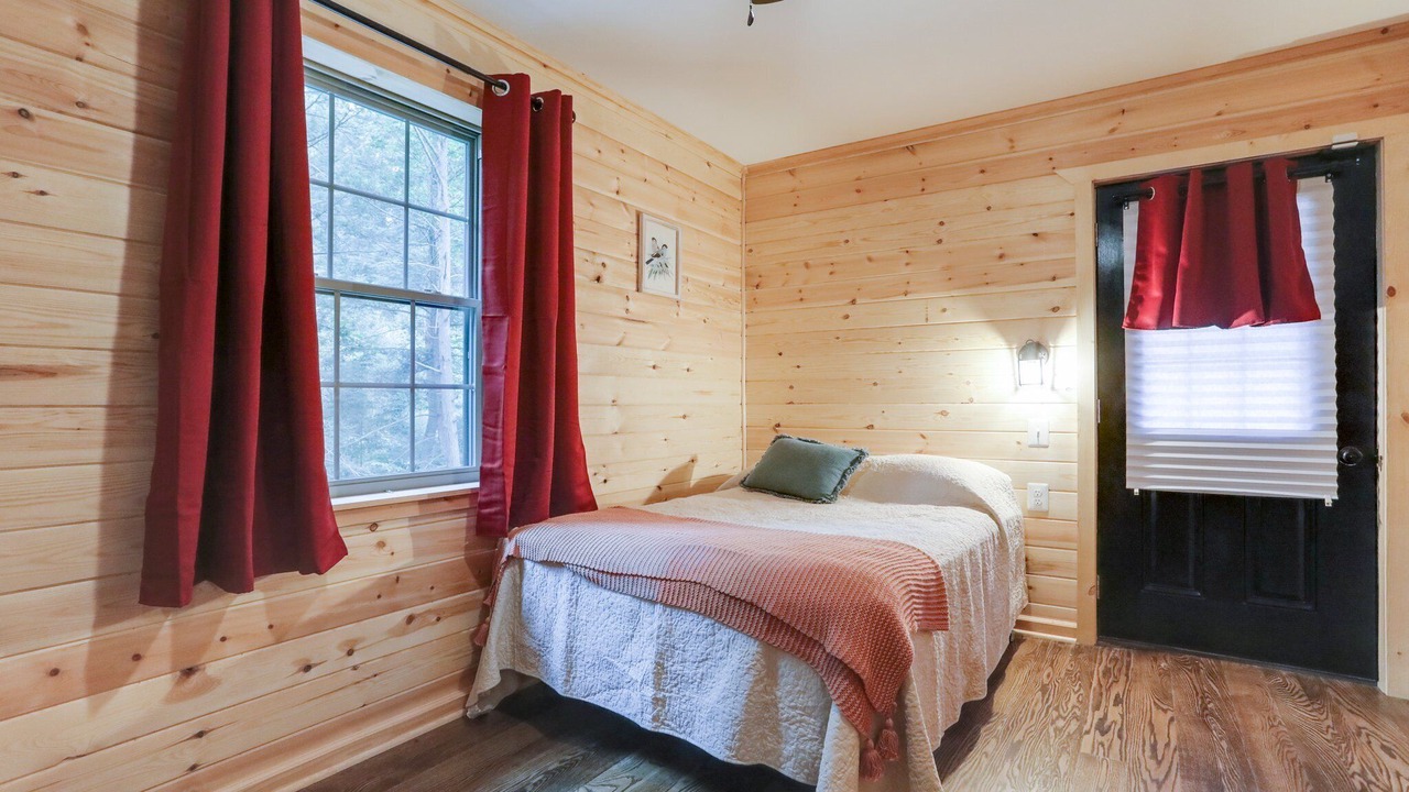 Photo of Bedroom in Big Cove Tannery