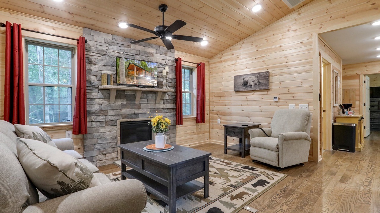 Photo of Livingroom in Big Cove Tannery