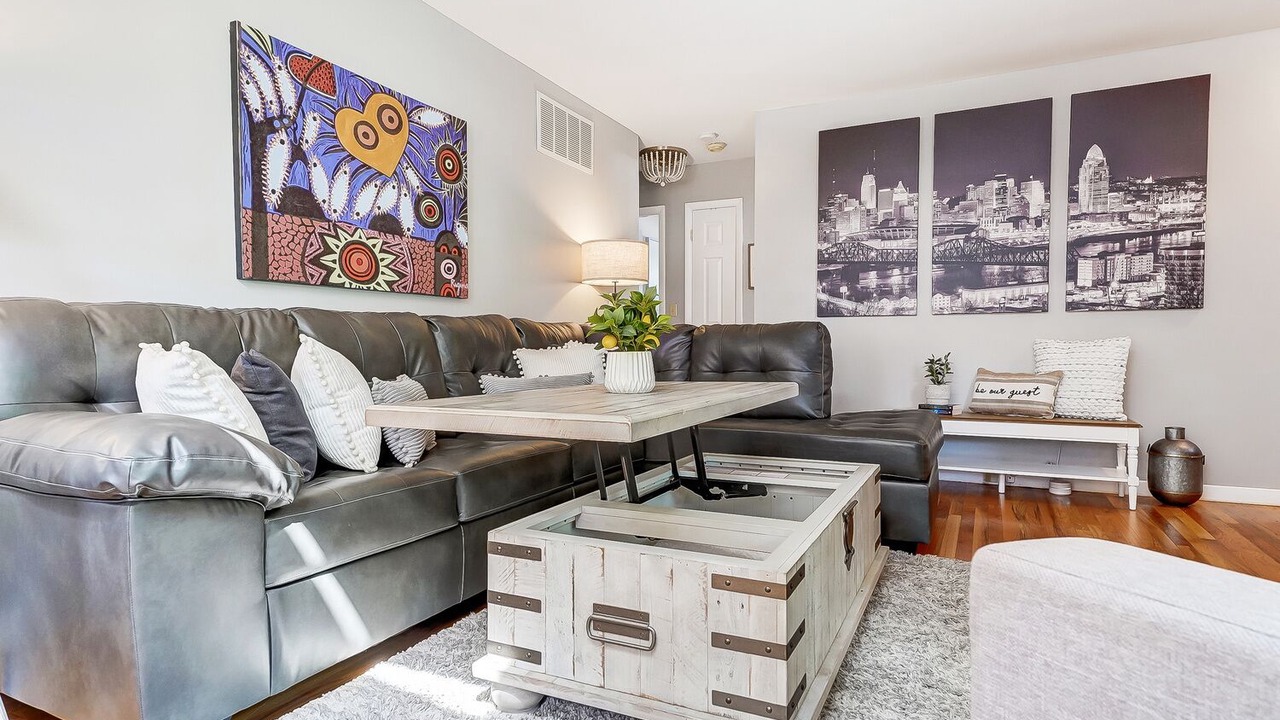 Photo of Livingroom in Sharonville