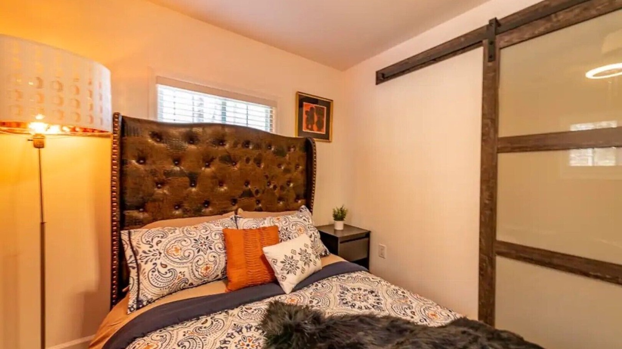 Photo of Bedroom in Woodridge