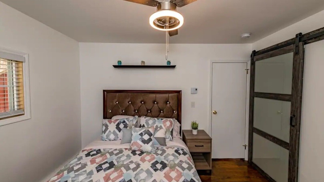 Photo of Bedroom in Woodridge