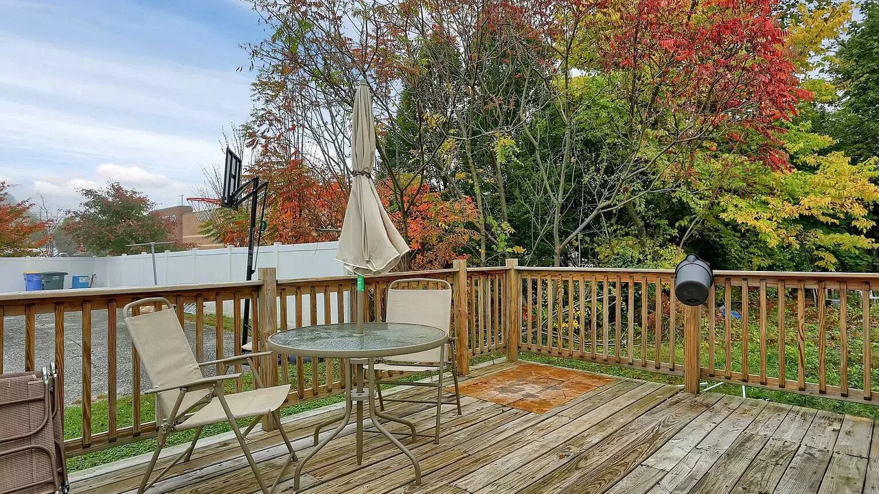 Photo of Outdoor in Stonybrook-Wilshire