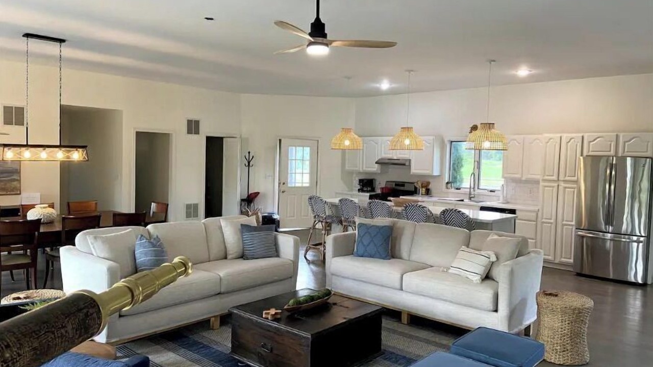 Photo of Livingroom in Old Fields