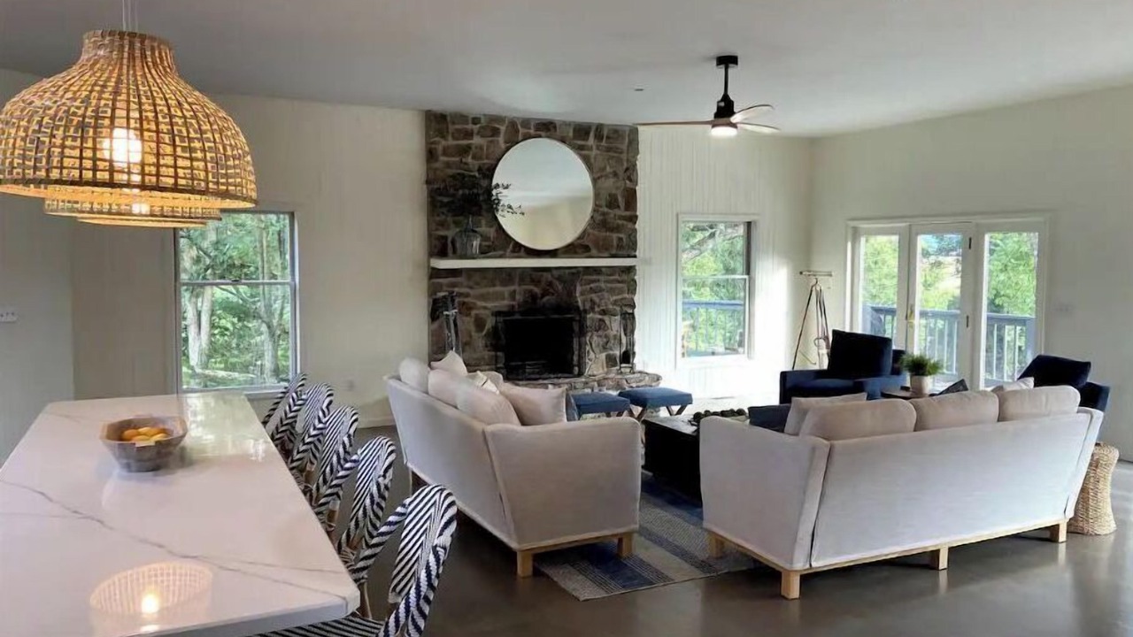 Photo of Livingroom in Old Fields