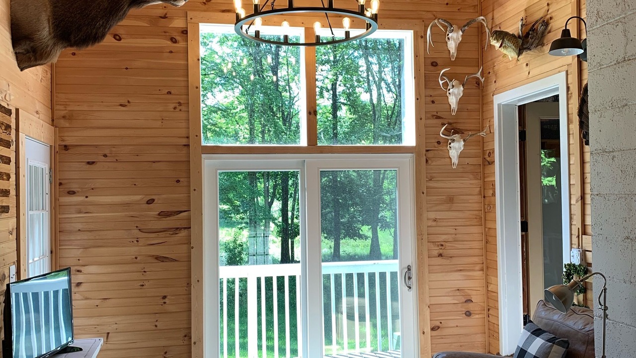Photo of Livingroom in Montague