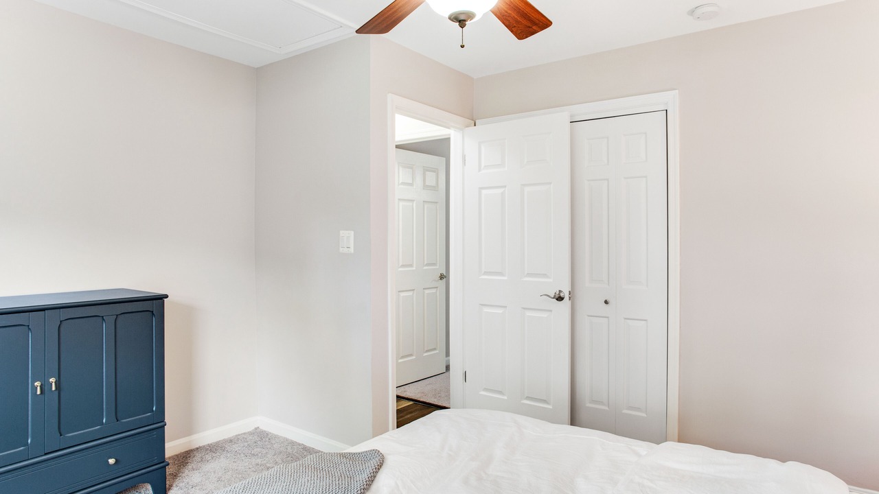 Photo of Bedroom in Edgewater