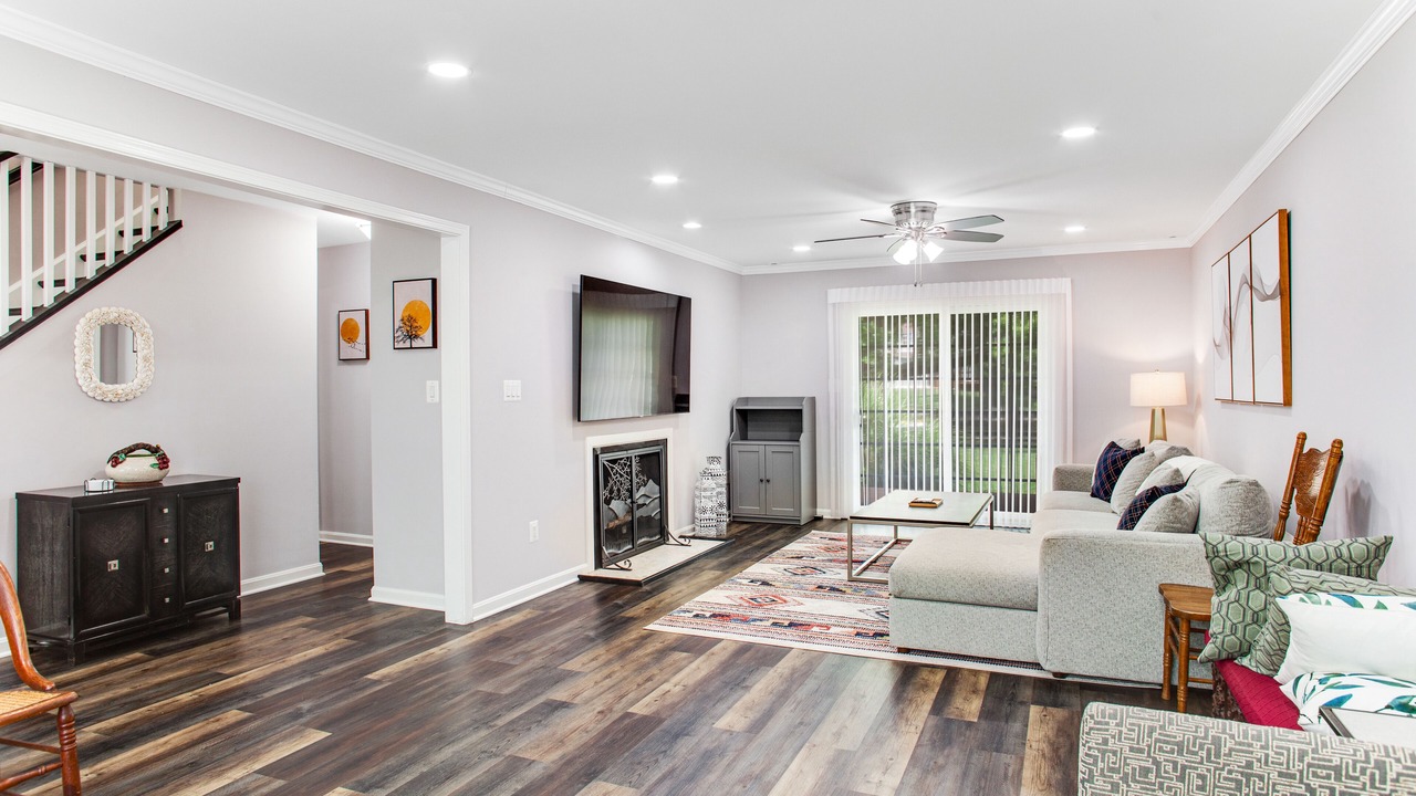 Photo of Livingroom in Edgewater