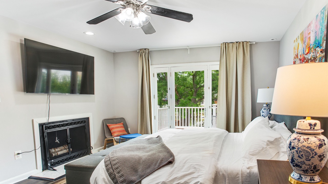 Photo of Bedroom in Edgewater