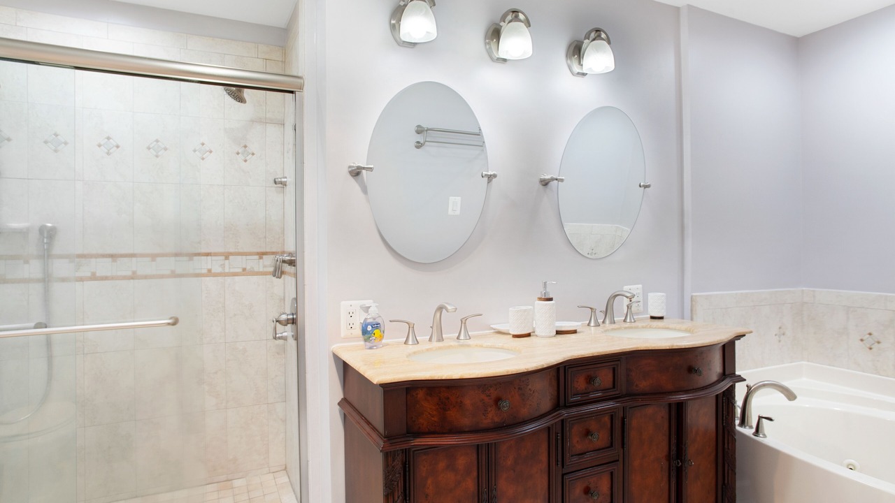 Photo of Bathroom in Edgewater