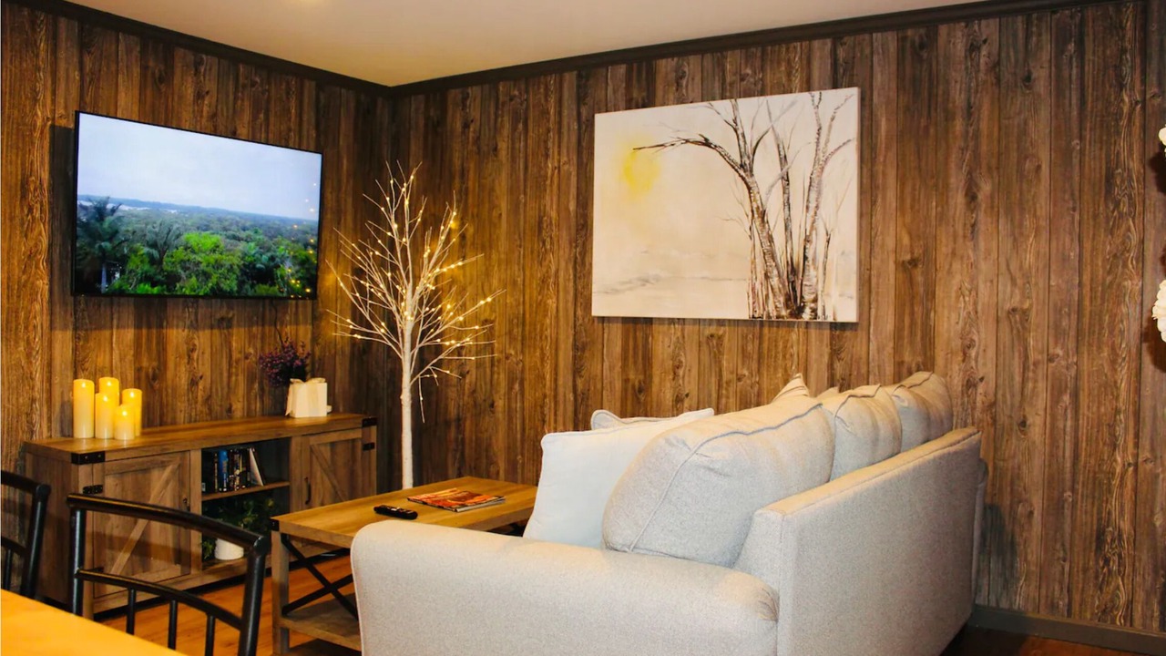 Photo of Livingroom in Cleveland