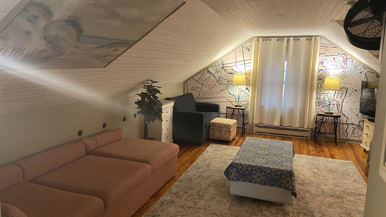 Photo of Livingroom in Avon