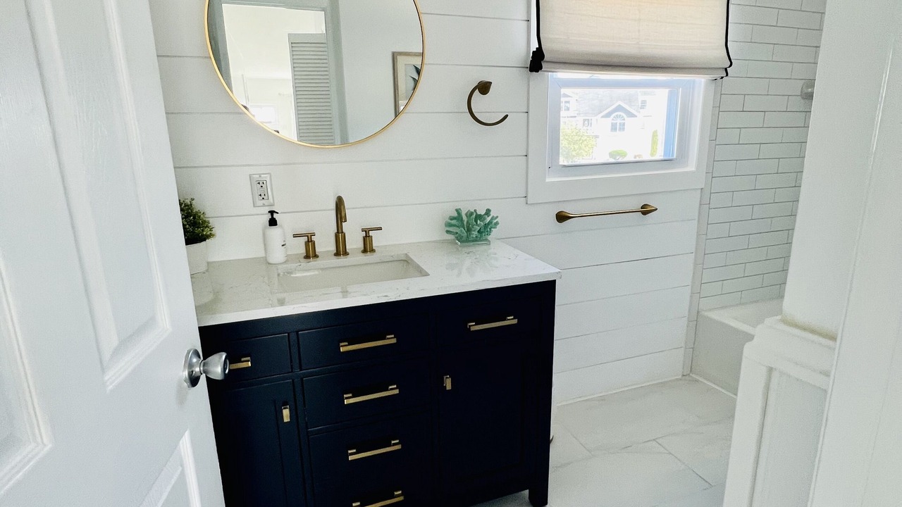Photo of Bathroom in Mystic Island