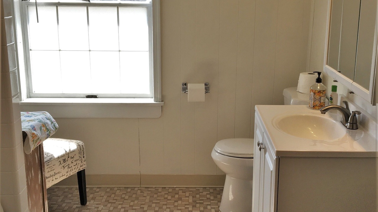 Photo of Bathroom in Old City