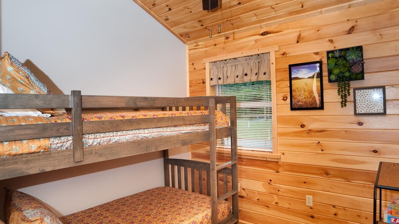Photo of Bedroom in Flintstone