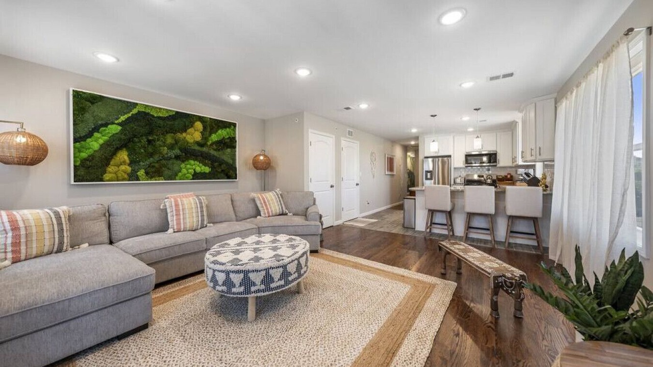 Photo of Livingroom in Elizabeth