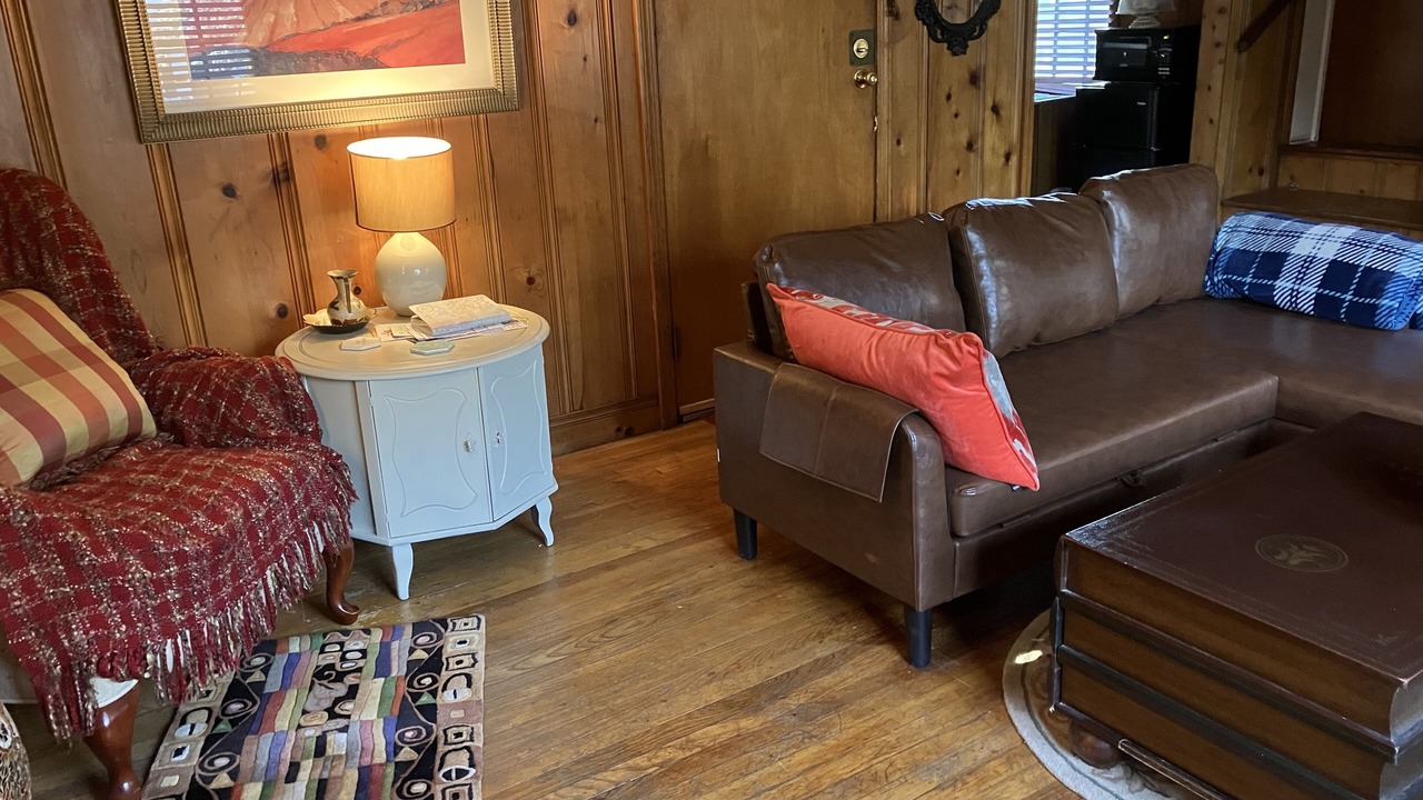 Photo of Livingroom in Youngstown