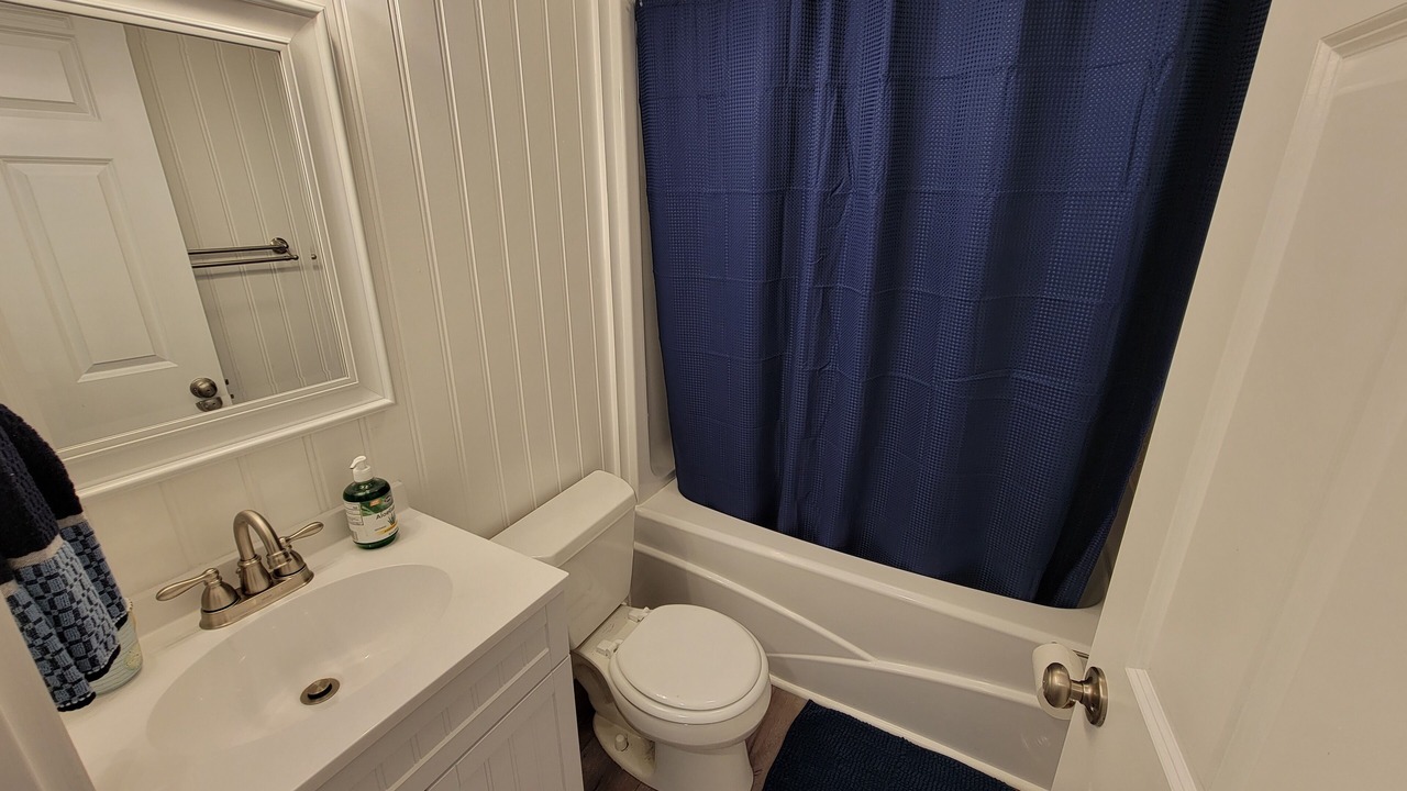 Photo of Bathroom in Dames Quarter
