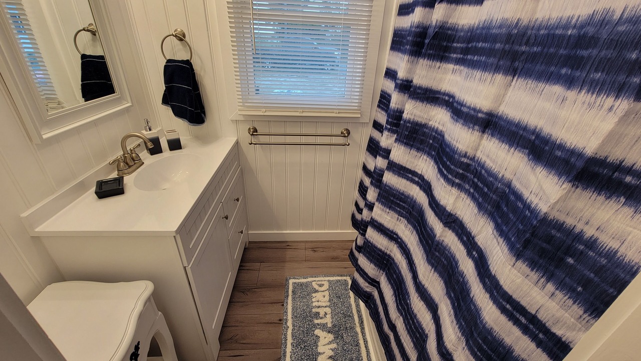 Photo of Bathroom in Dames Quarter