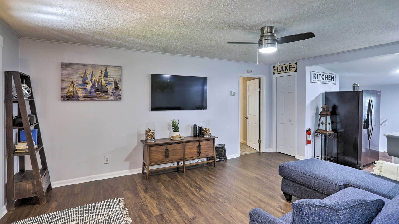 Photo of Livingroom in Lorain