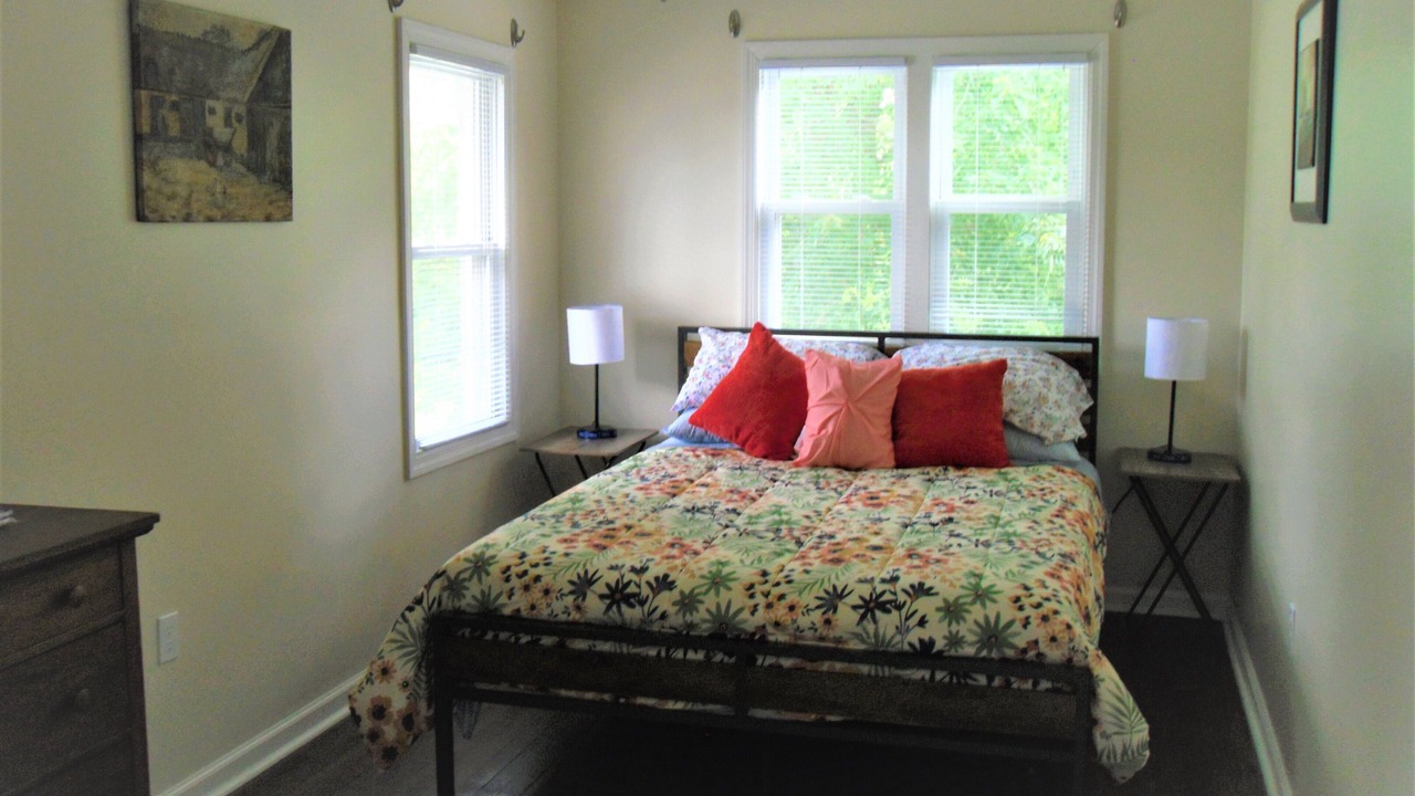 Photo of Bedroom in Bayville