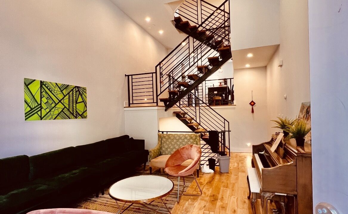 Photo of Livingroom in Southwest Center City