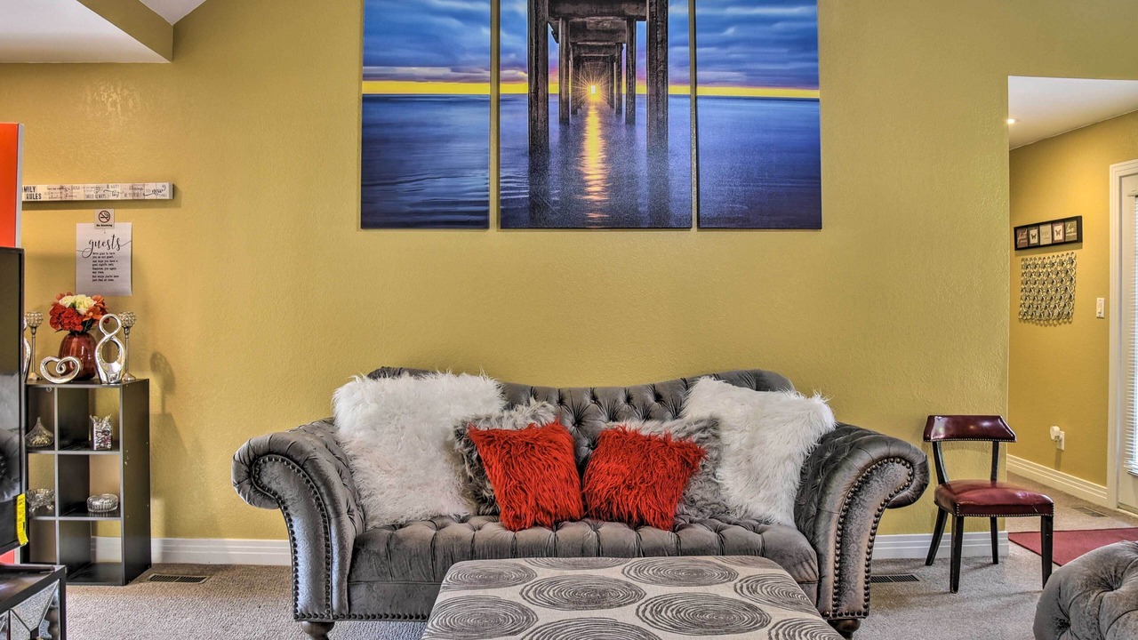 Photo of Livingroom in Western Branch North