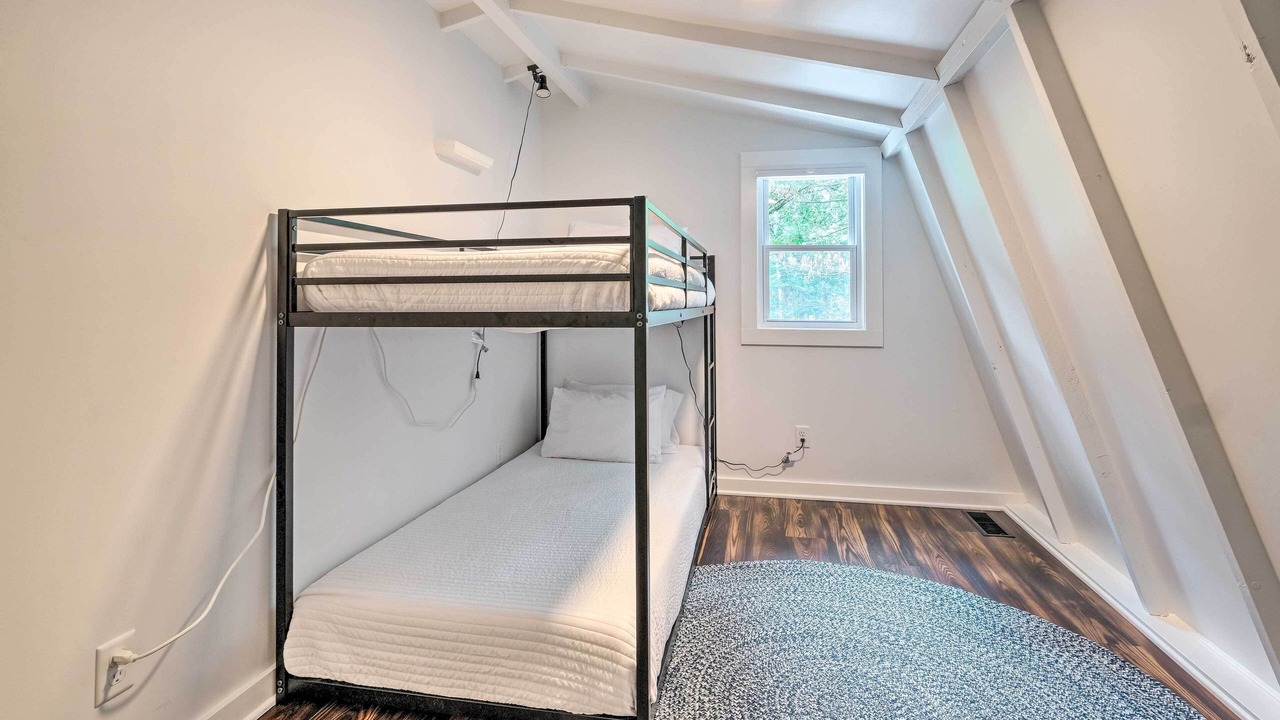 Photo of Bedroom in Broadway
