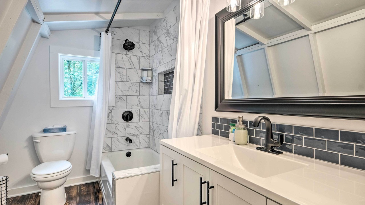 Photo of Bathroom in Broadway