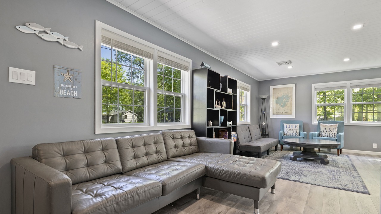 Photo of Livingroom in Lakeview