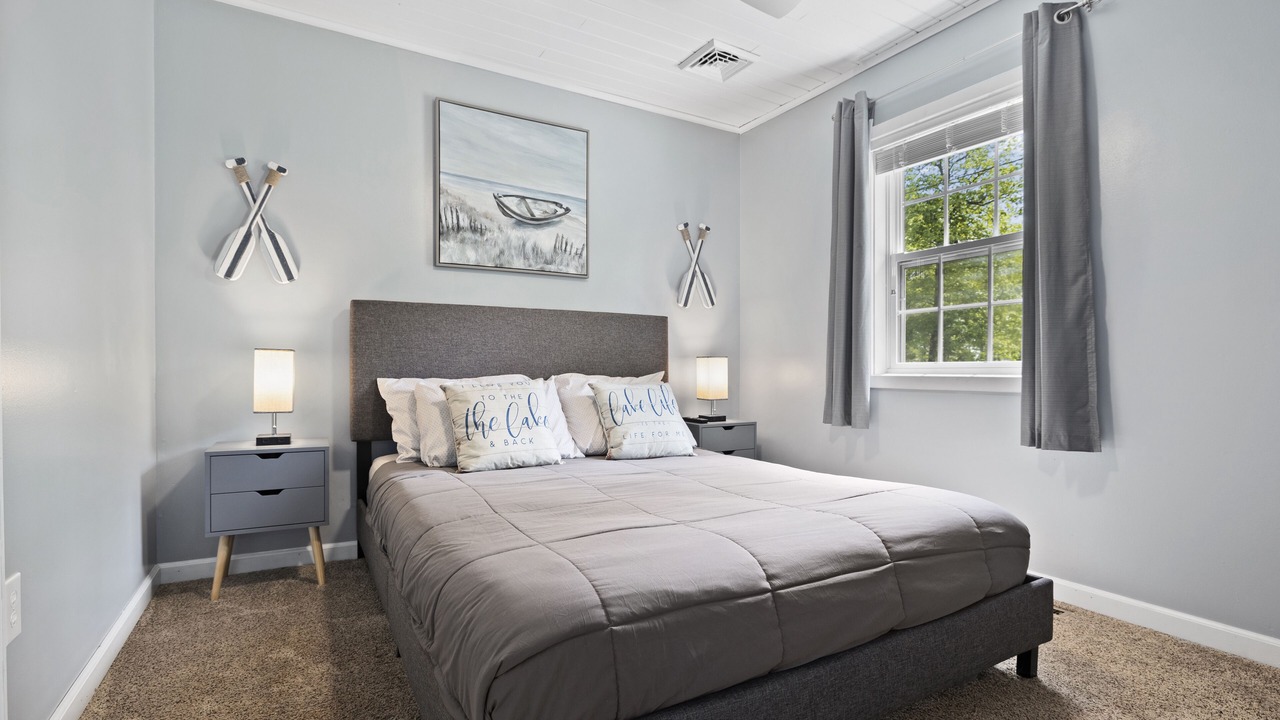 Photo of Bedroom in Lakeview