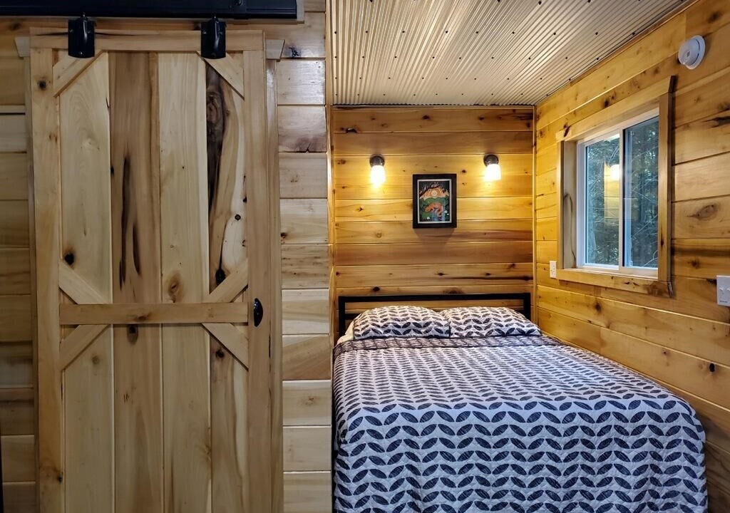 Photo of Bedroom in Rogers