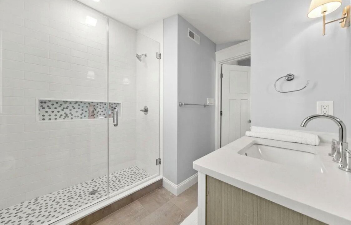 Photo of Bathroom in Avalon