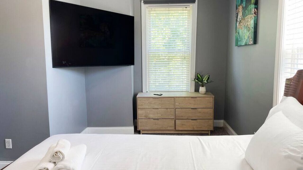 Photo of Bedroom in Mount Auburn