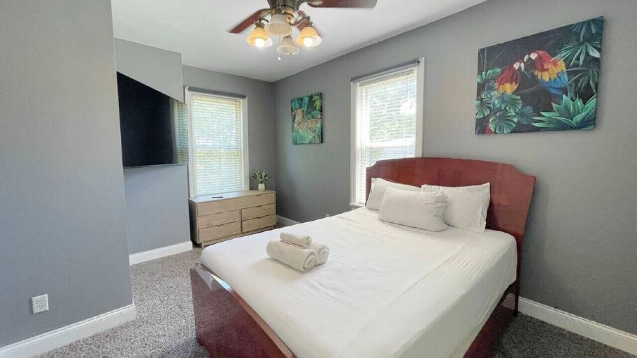 Photo of Bedroom in Mount Auburn