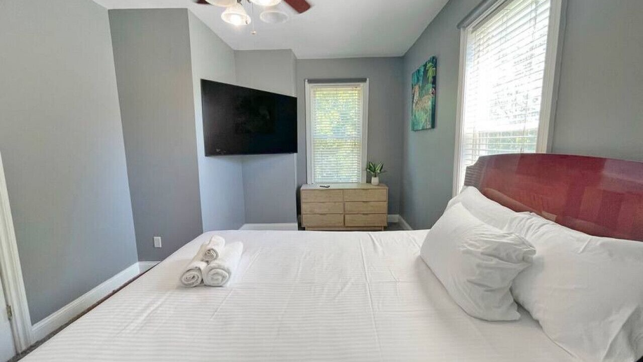 Photo of Bedroom in Mount Auburn
