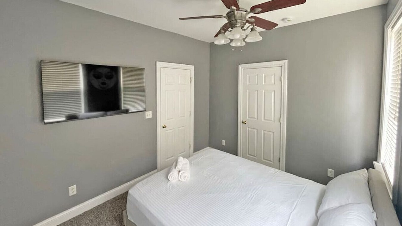 Photo of Bedroom in Mount Auburn