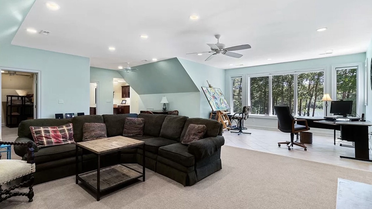 Photo of Livingroom in Wicomico Church