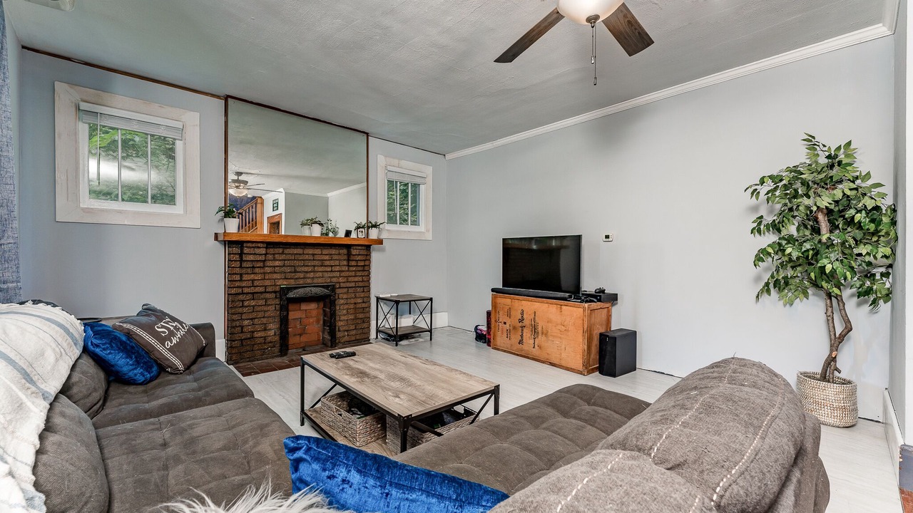 Photo of Livingroom in Morgantown