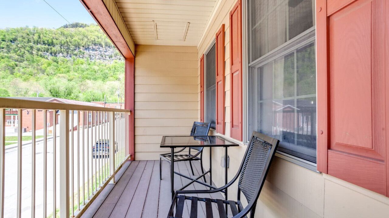 Photo of Patio Balcony in Arthur