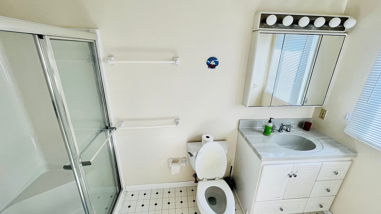 Photo of Bathroom in Avalon