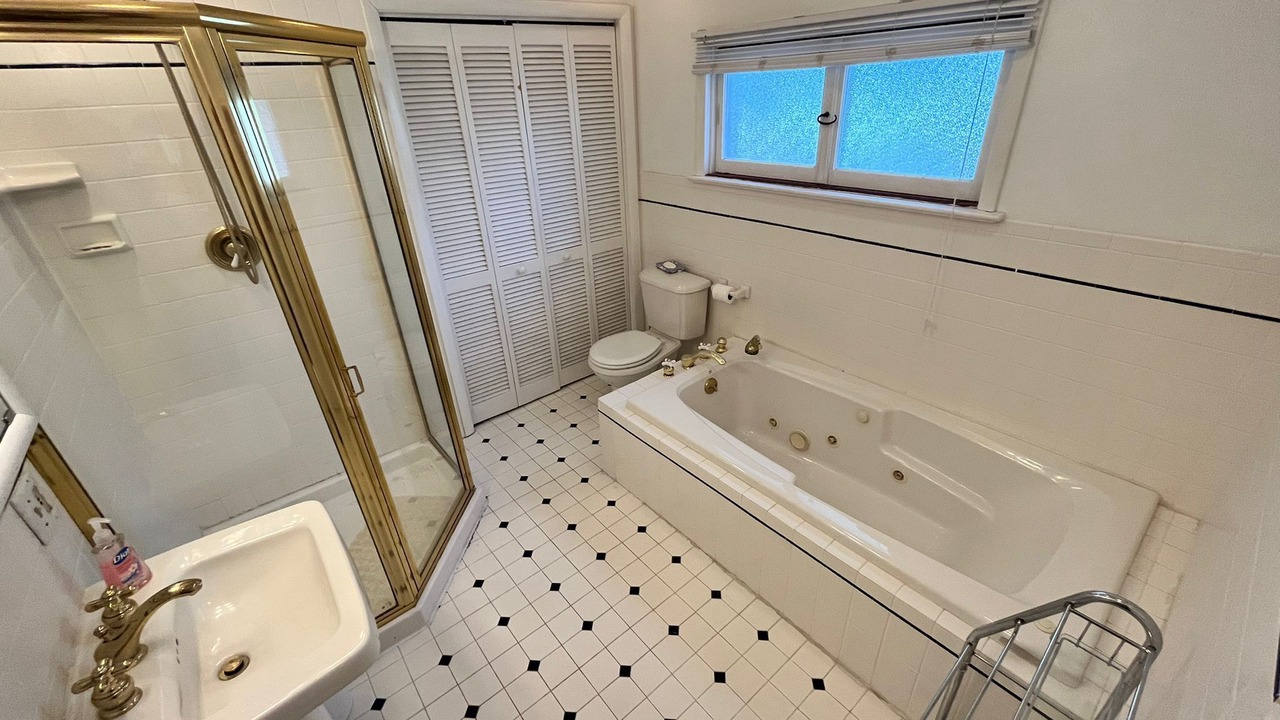 Photo of Bathroom in Avalon