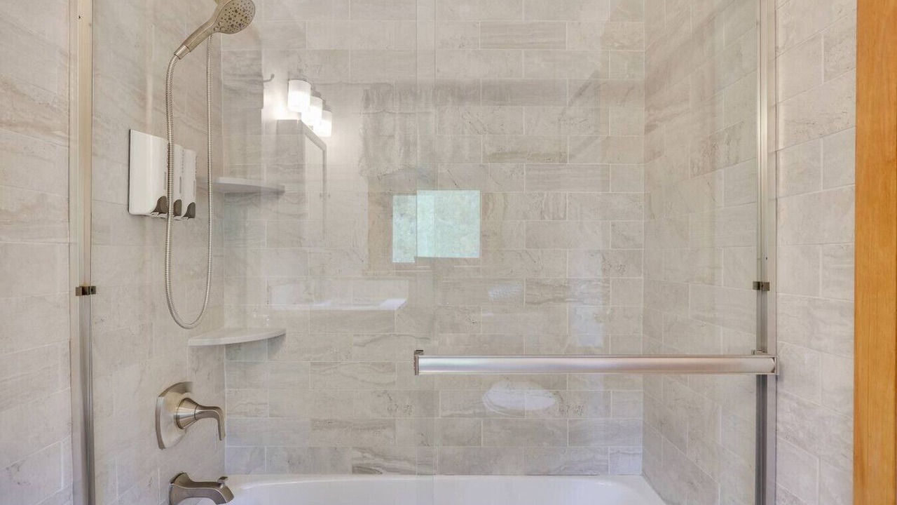 Photo of Bathroom in Lake Harmony Estates
