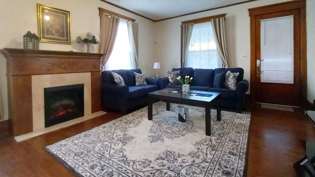 Photo of Livingroom in Canton