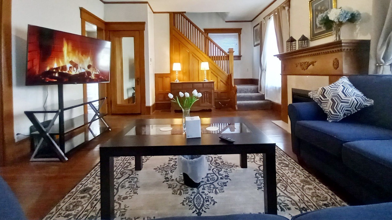 Photo of Livingroom in Canton