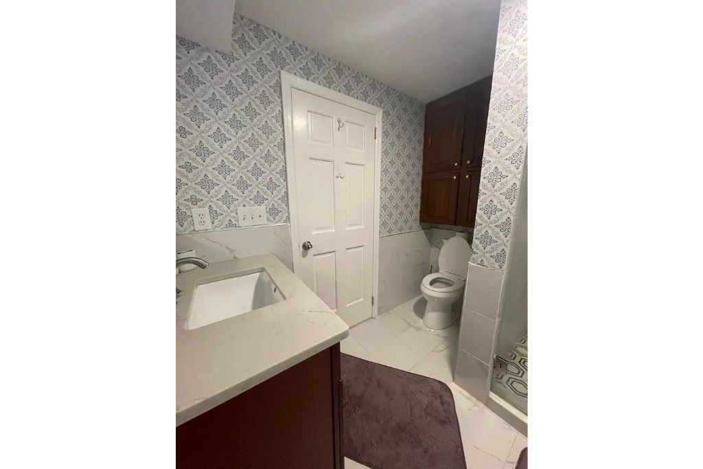 Photo of Bathroom in Teaneck