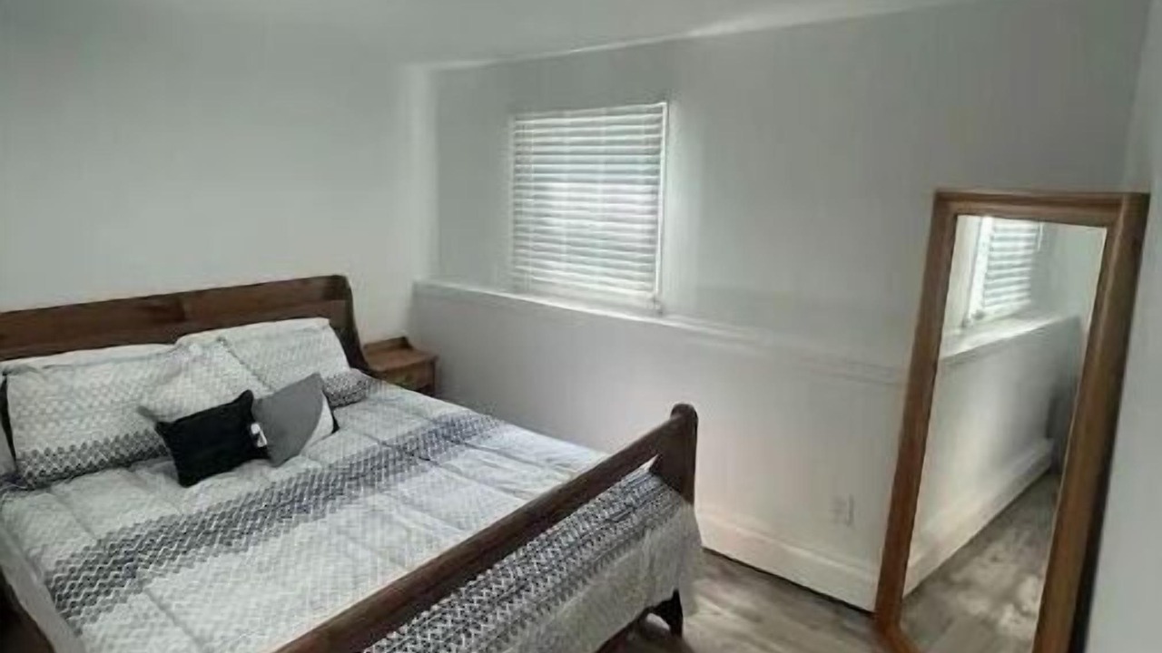 Photo of Bedroom in Teaneck