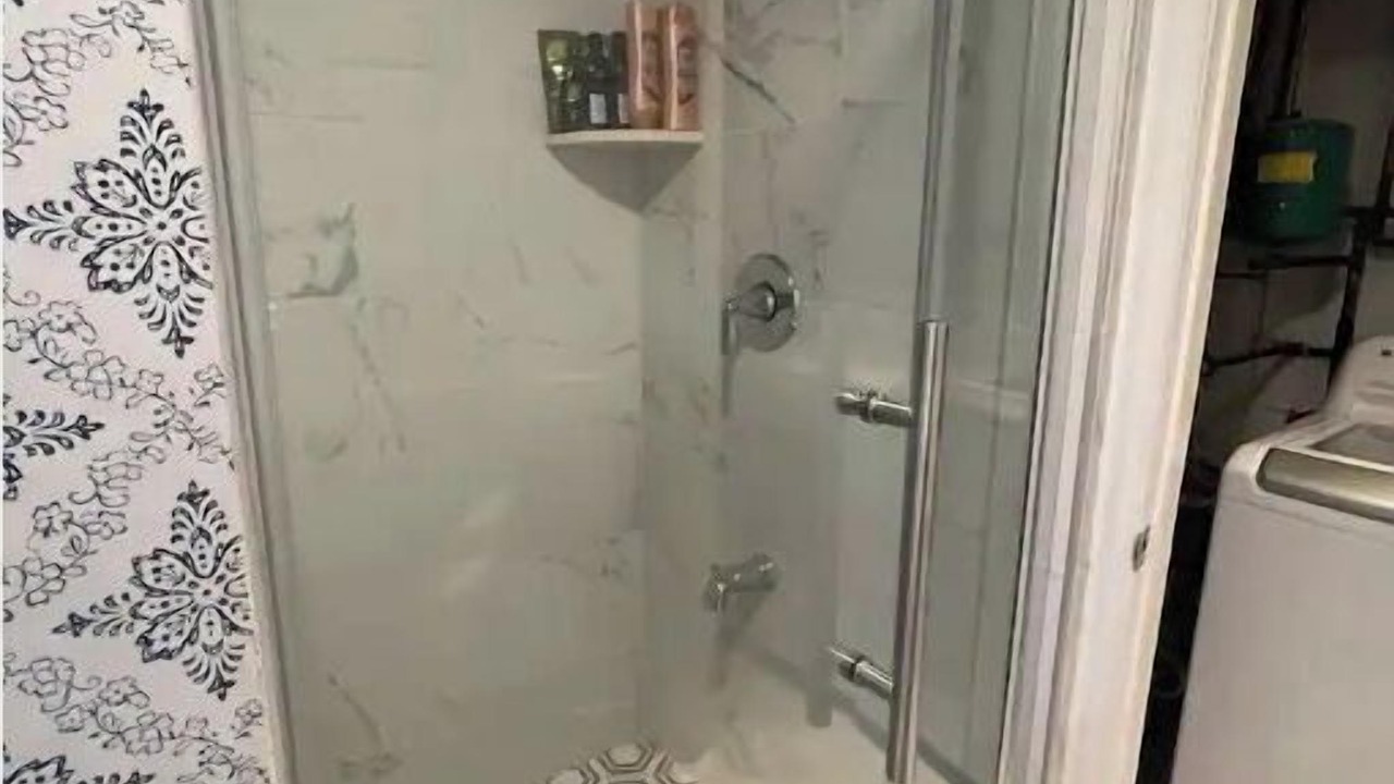 Photo of Bathroom in Teaneck